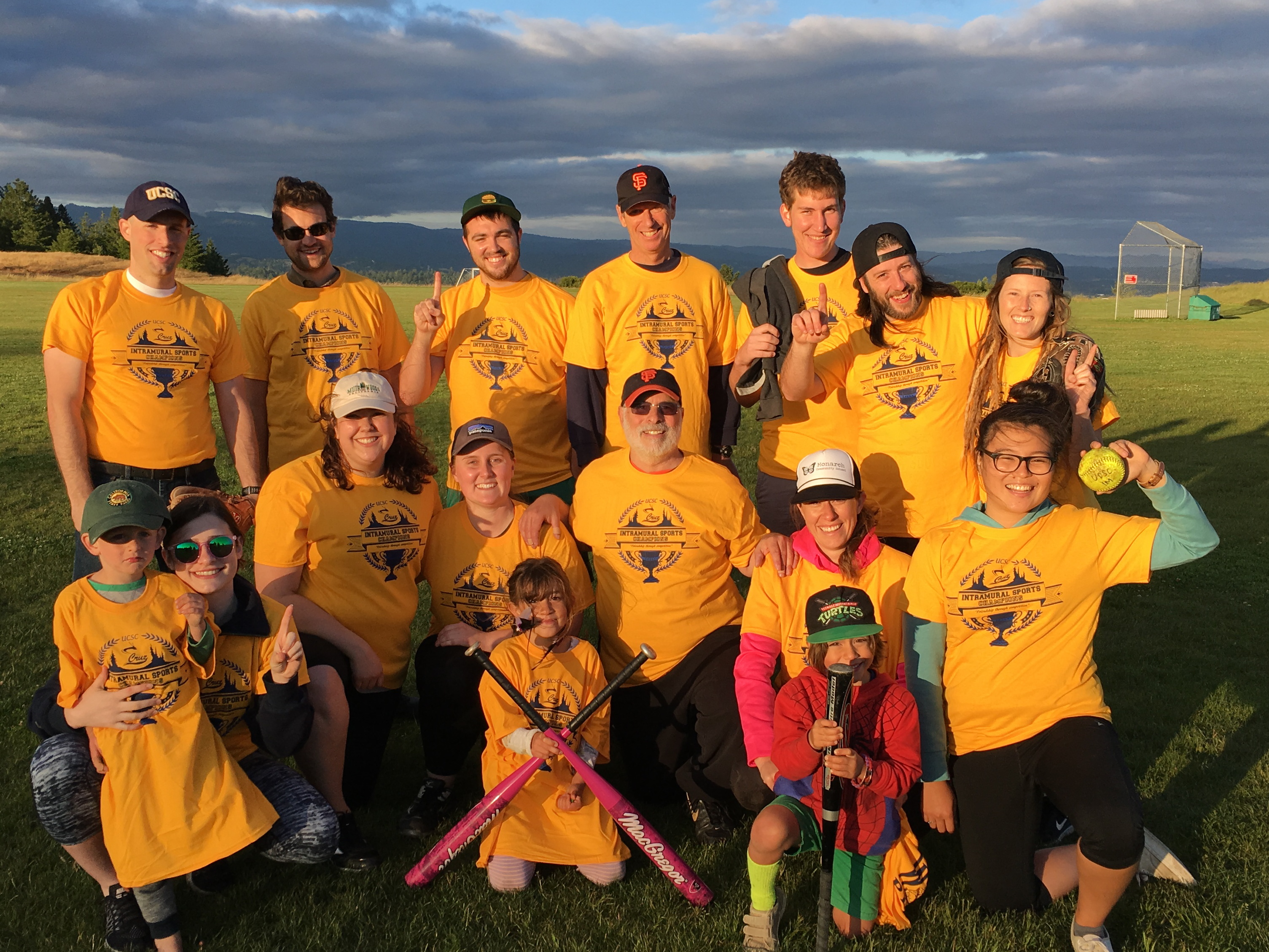 Spring 2017 Coed Softball Team